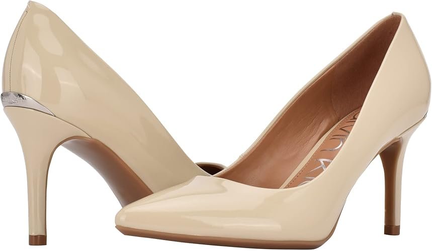 The Morning Show S4 Reese Witherspoon pumps